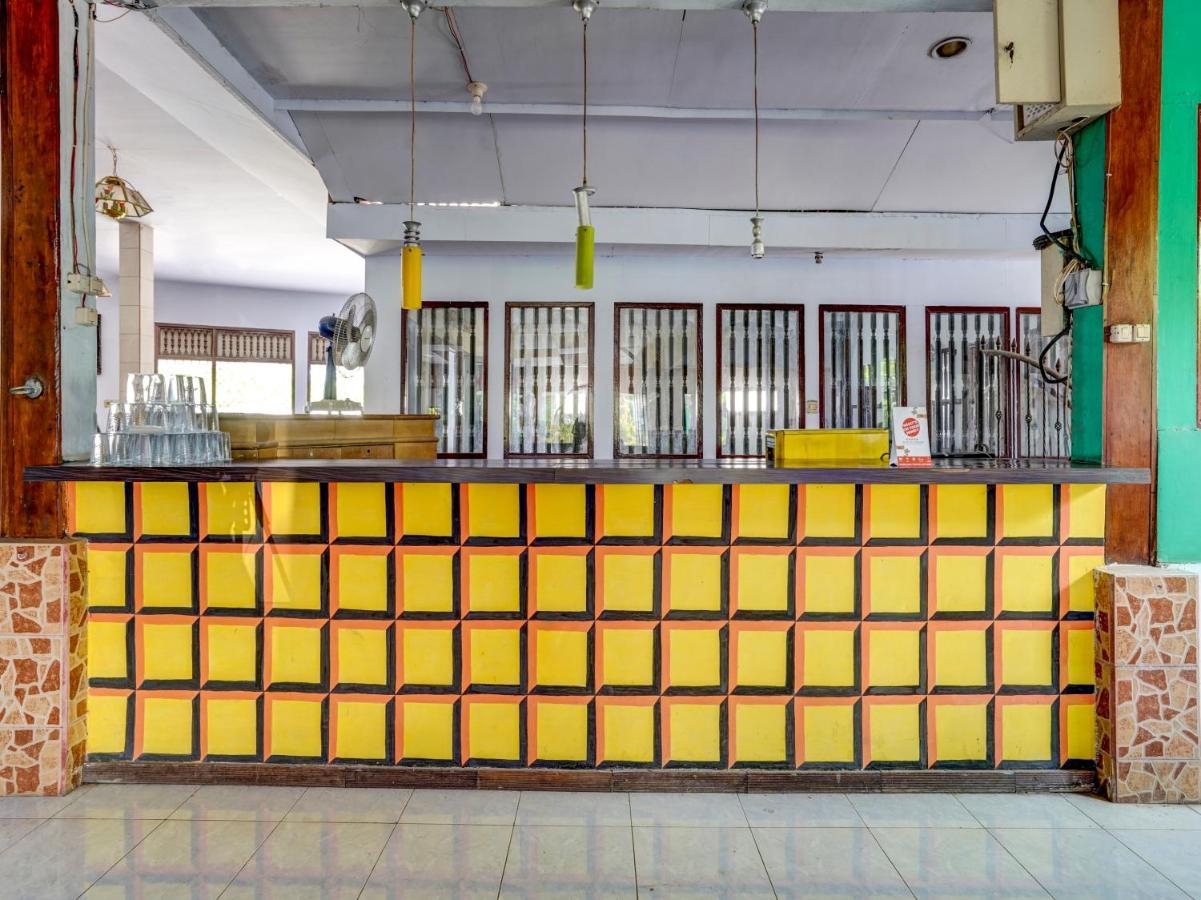 Oyo 3710 Izzi Hotel Lamongan Eksteriør billede